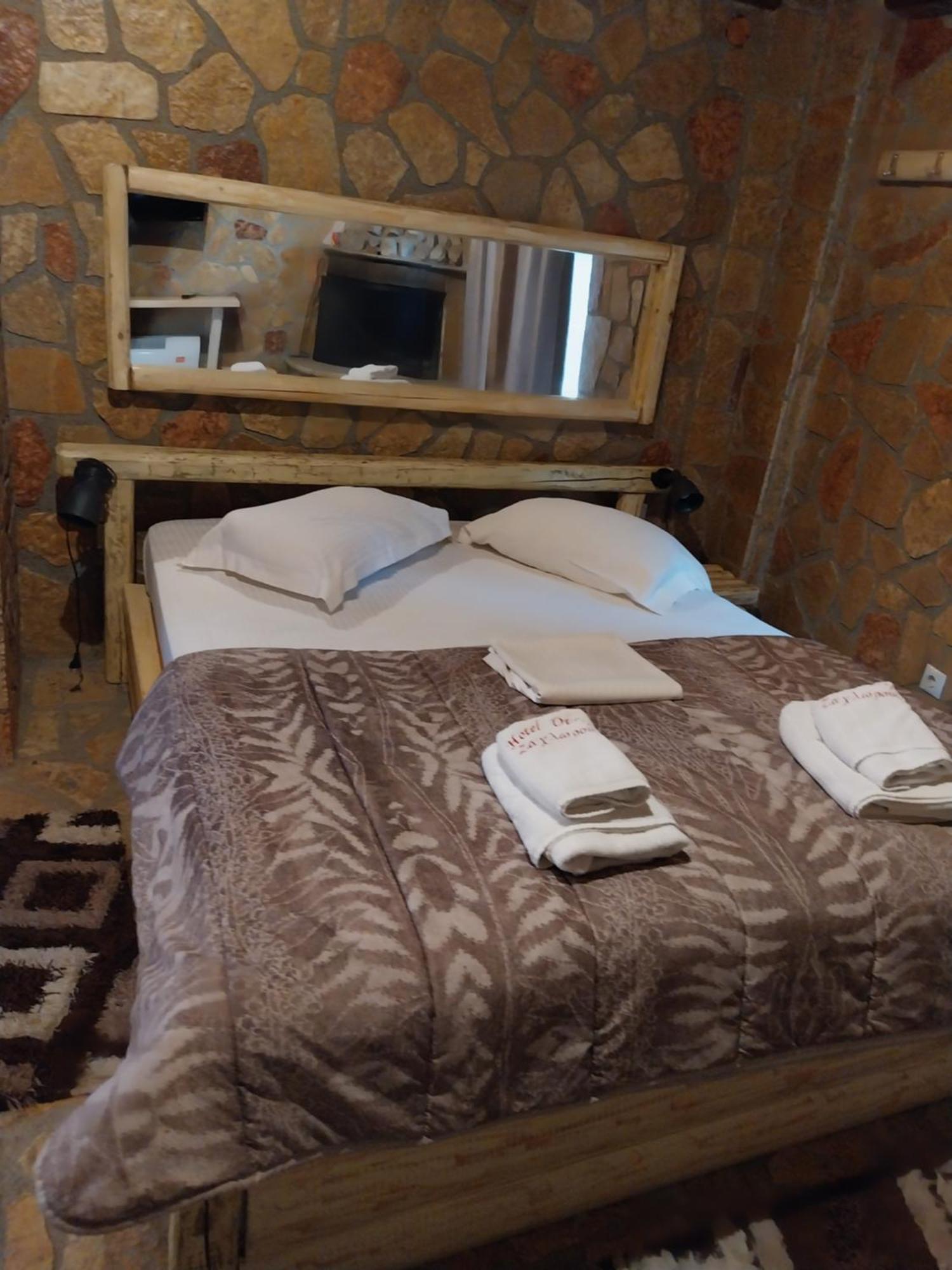 Vip Kalavrita Apartment Bagian luar foto